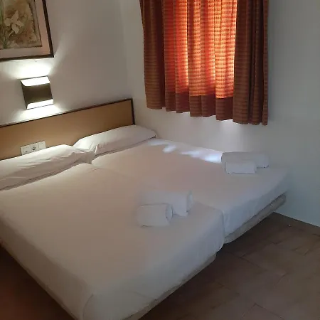 Otel Monegal 2*