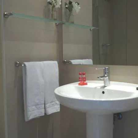 Otel Monegal 2*