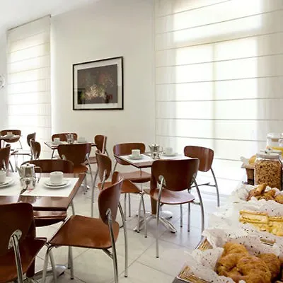 Otel Monegal 2*